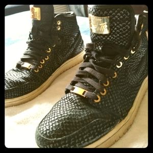 Jordan pinnacle 24k gold sneakers... Used